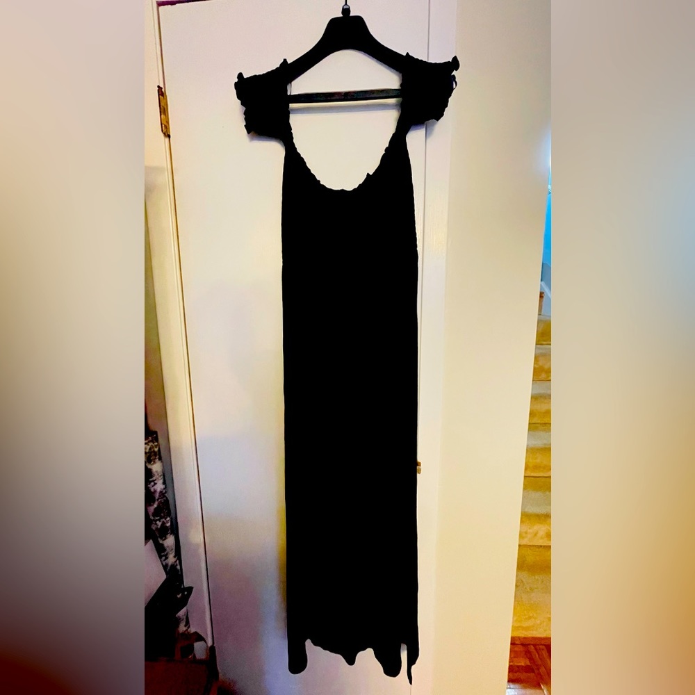 Open shoulder beautiful dress, maxi in like new condition